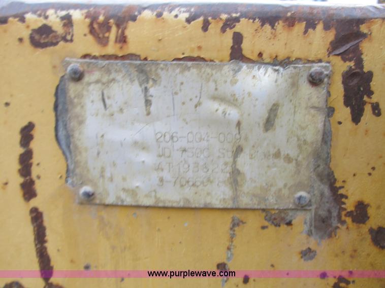 image for item N9272 2001 John Deere 750C Series II LGP dozer