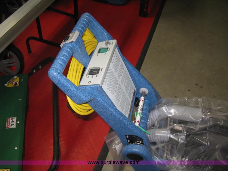 Five Star Rental One carpet cleaner in Wichita, KS Item BP9723 sold Purple Wave