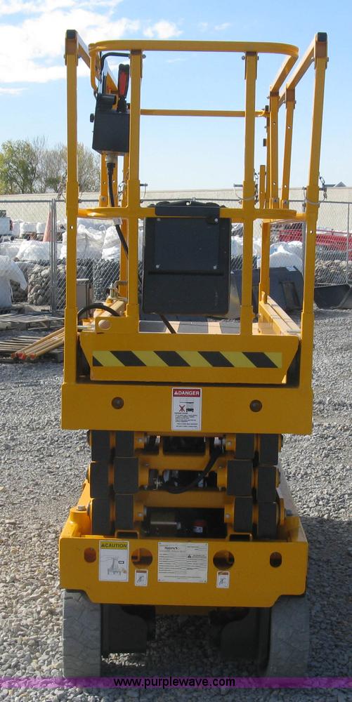 image for item L6441 2015 Haulotte 2632E scissor lift