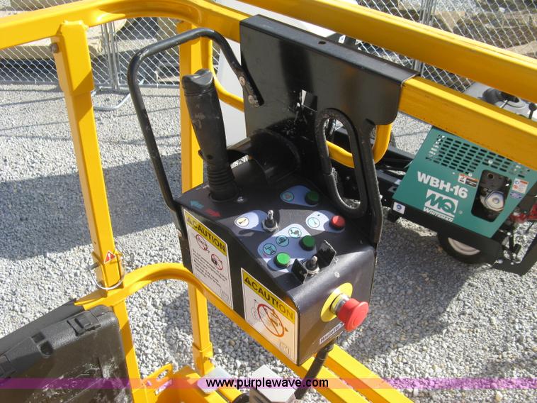 image for item L6441 2015 Haulotte 2632E scissor lift