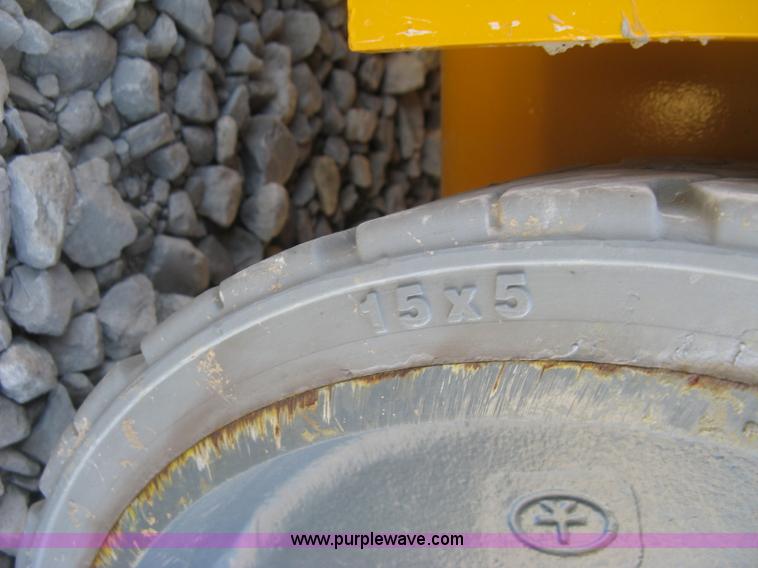 image for item L6441 2015 Haulotte 2632E scissor lift