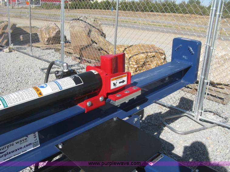 image for item L6446 2013 Iron & Oak BHVH2213GXA log splitter