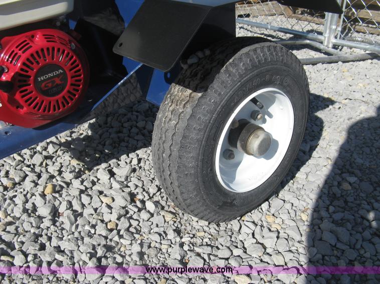 image for item L6446 2013 Iron & Oak BHVH2213GXA log splitter