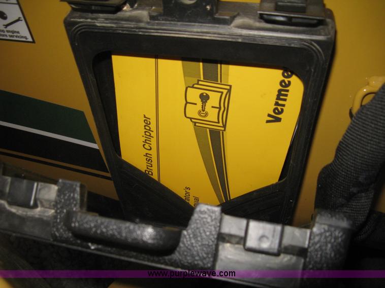 image for item L6448 2014 Vermeer BC700XL chipper