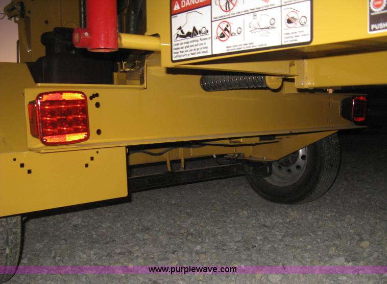 image for item L6448 2014 Vermeer BC700XL chipper