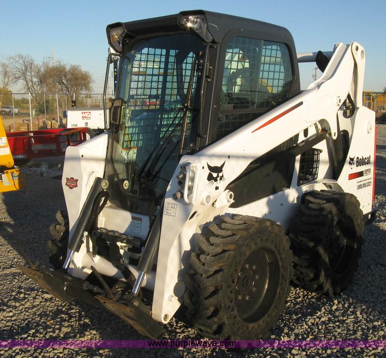 image for item L6453 2015 Bobcat S570 skid steer