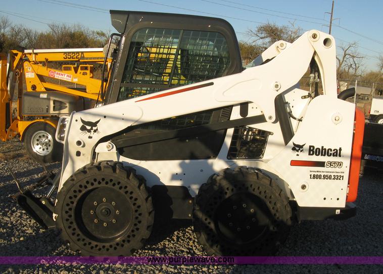 image for item L6453 2015 Bobcat S570 skid steer