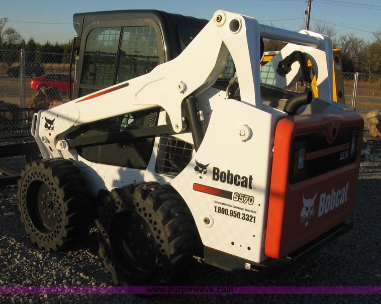 image for item L6453 2015 Bobcat S570 skid steer