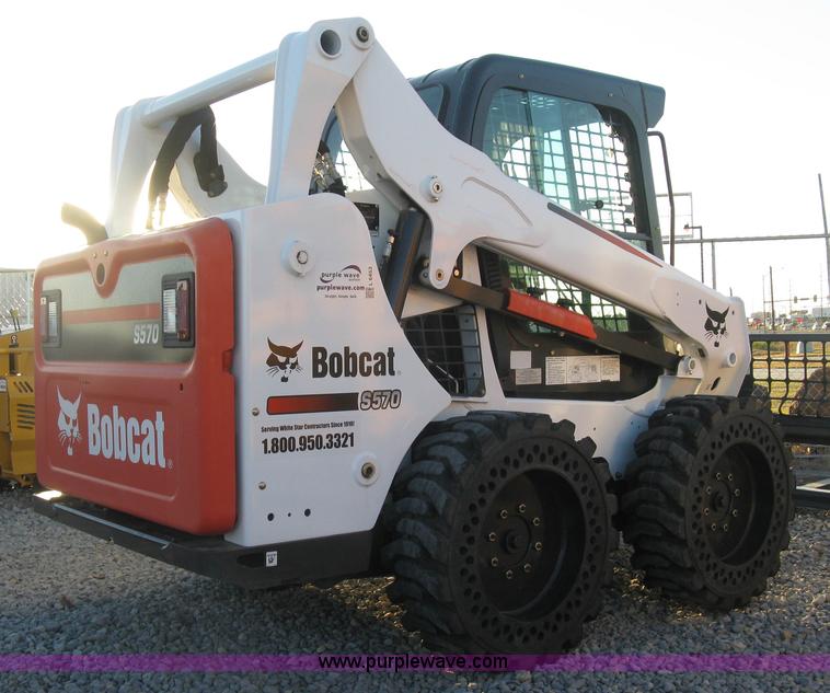 image for item L6453 2015 Bobcat S570 skid steer