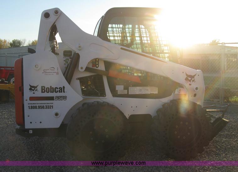 image for item L6453 2015 Bobcat S570 skid steer