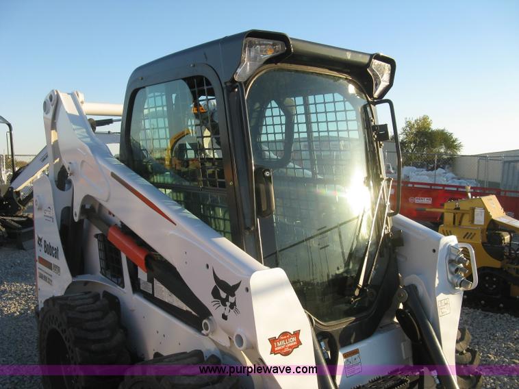 image for item L6453 2015 Bobcat S570 skid steer