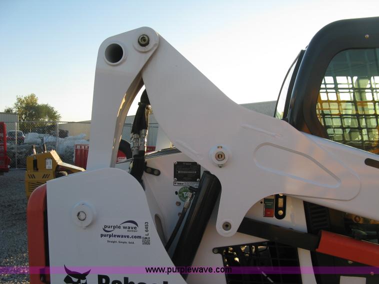 image for item L6453 2015 Bobcat S570 skid steer