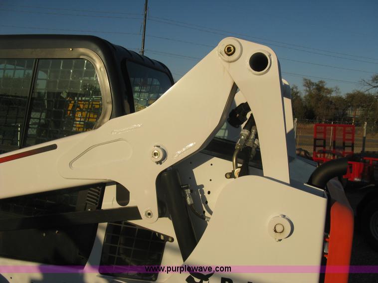 image for item L6453 2015 Bobcat S570 skid steer