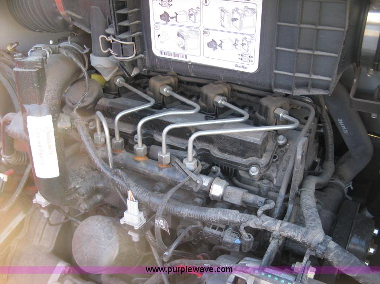 image for item L6453 2015 Bobcat S570 skid steer