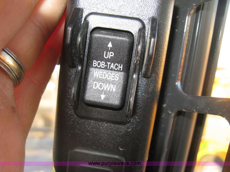 image for item L6453 2015 Bobcat S570 skid steer