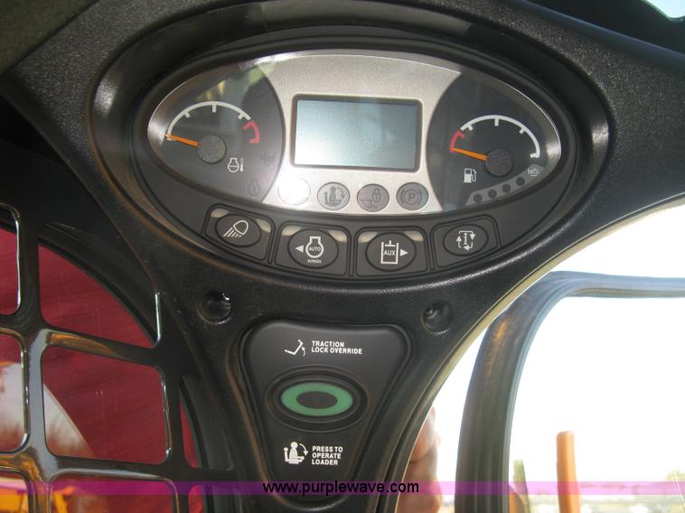 image for item L6453 2015 Bobcat S570 skid steer