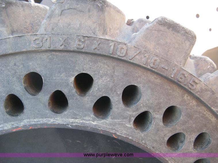 image for item L6453 2015 Bobcat S570 skid steer