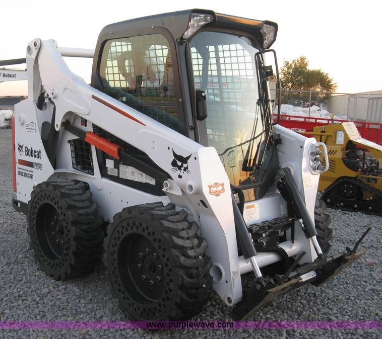 image for item L6453 2015 Bobcat S570 skid steer