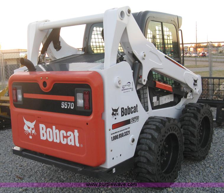 image for item L6453 2015 Bobcat S570 skid steer