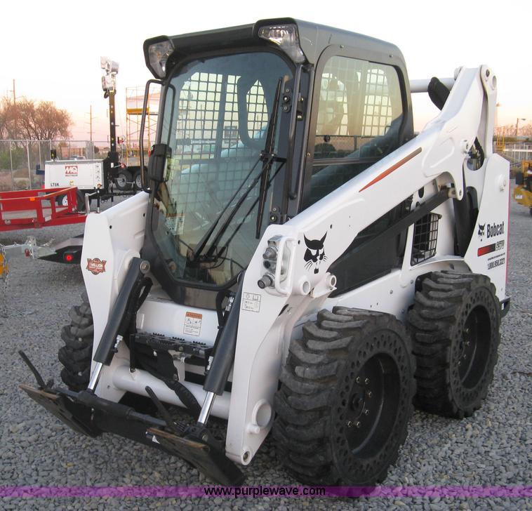 image for item L6453 2015 Bobcat S570 skid steer