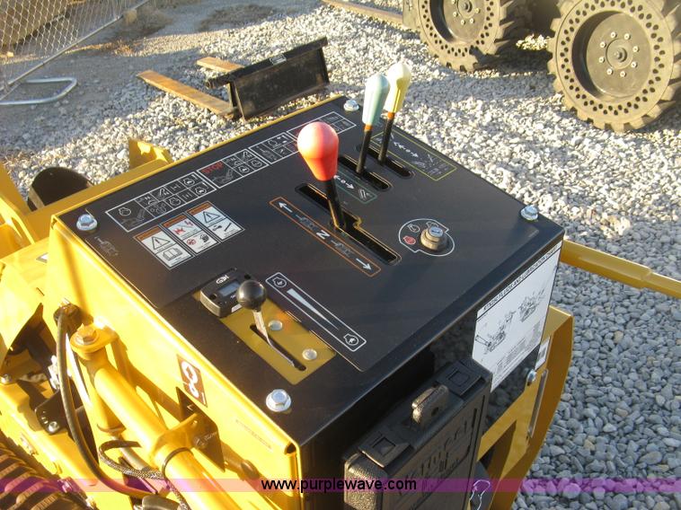 image for item L6455 2015 Vermeer RTX250 trencher