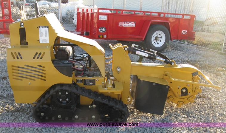 image for item L6456 2014 Vermeer SC30TX stump grinder