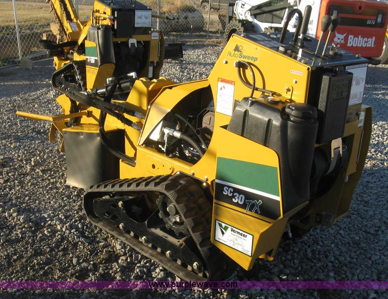 image for item L6456 2014 Vermeer SC30TX stump grinder