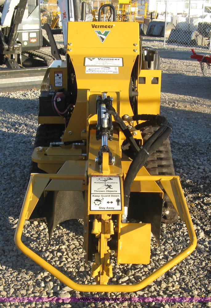 image for item L6456 2014 Vermeer SC30TX stump grinder