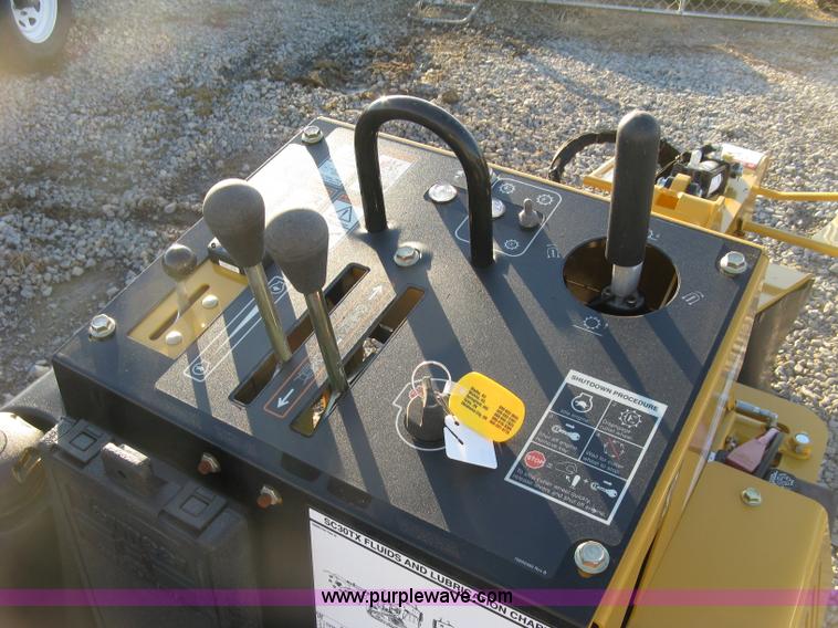 image for item L6456 2014 Vermeer SC30TX stump grinder