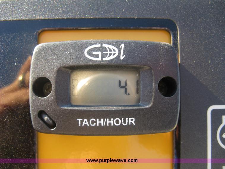 image for item L6456 2014 Vermeer SC30TX stump grinder