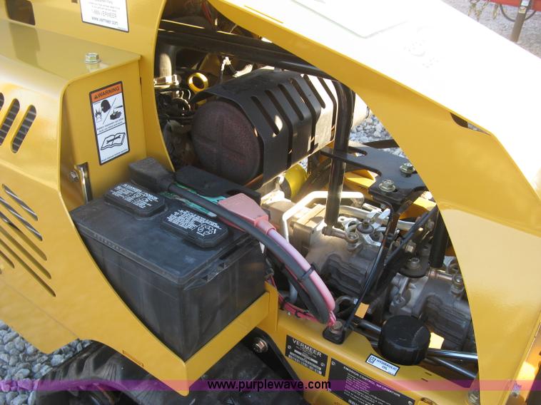 image for item L6456 2014 Vermeer SC30TX stump grinder