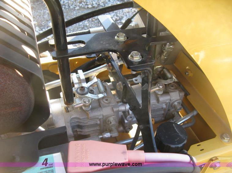 image for item L6456 2014 Vermeer SC30TX stump grinder