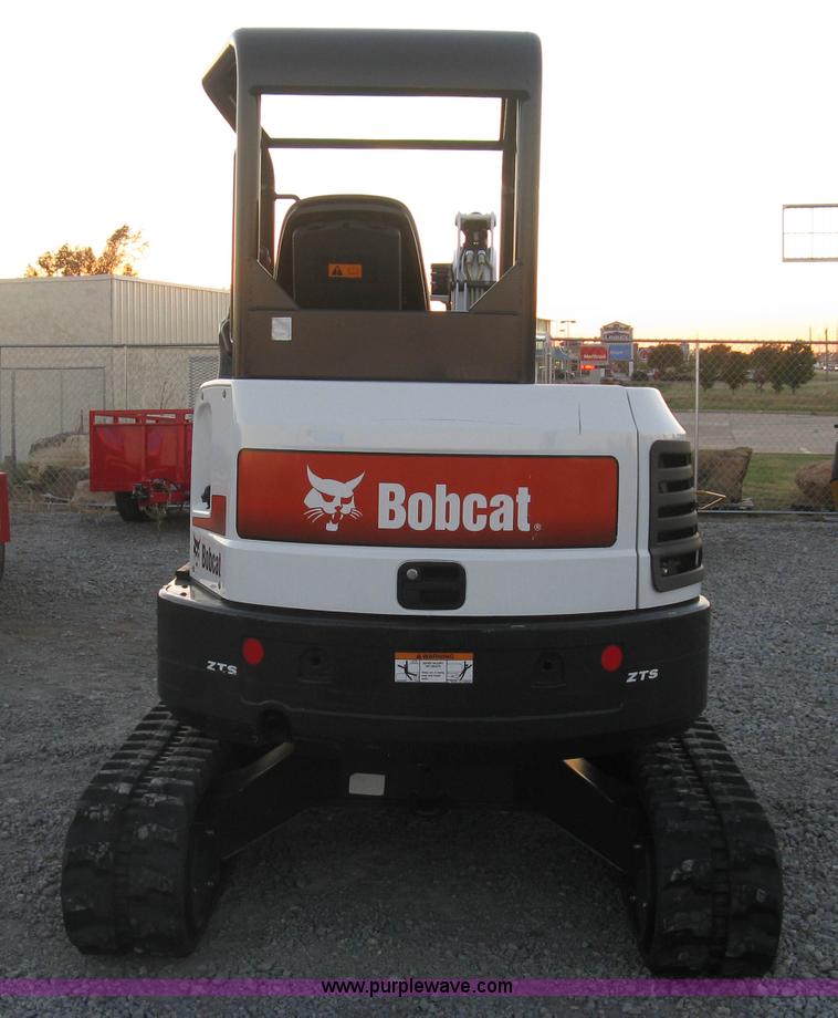 image for item L6457 2015 Bobcat E35i ZTS compact excavator