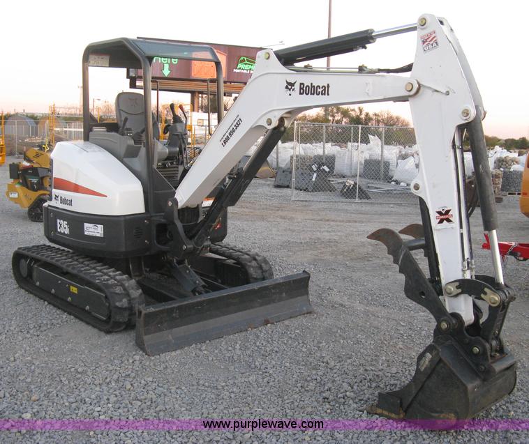 image for item L6457 2015 Bobcat E35i ZTS compact excavator