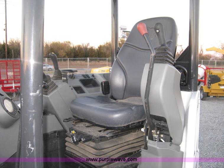 image for item L6457 2015 Bobcat E35i ZTS compact excavator
