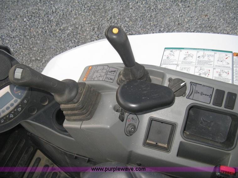 image for item L6457 2015 Bobcat E35i ZTS compact excavator