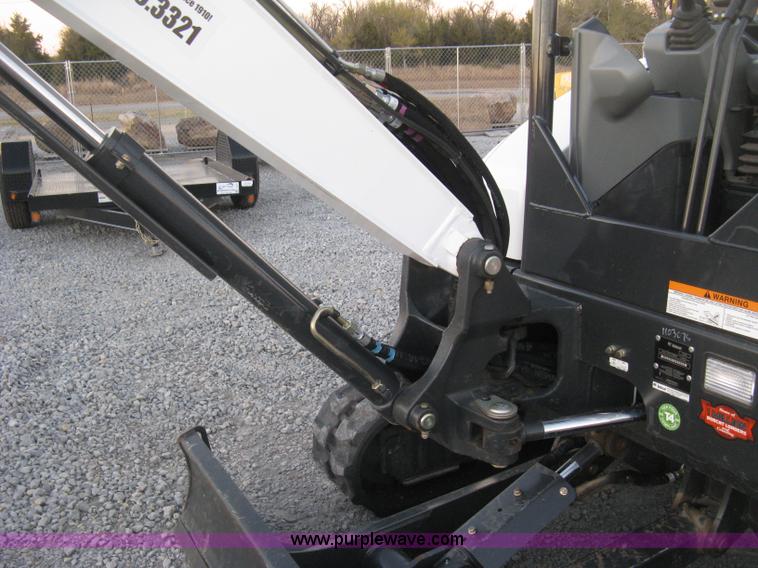 image for item L6457 2015 Bobcat E35i ZTS compact excavator