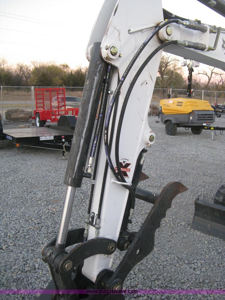 image for item L6457 2015 Bobcat E35i ZTS compact excavator