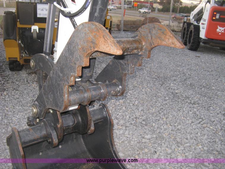 image for item L6457 2015 Bobcat E35i ZTS compact excavator