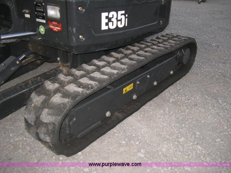 image for item L6457 2015 Bobcat E35i ZTS compact excavator