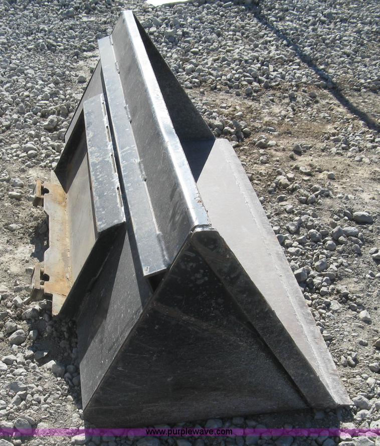 image for item L6470 Ramrod Taskmaster 950 mini skid steer