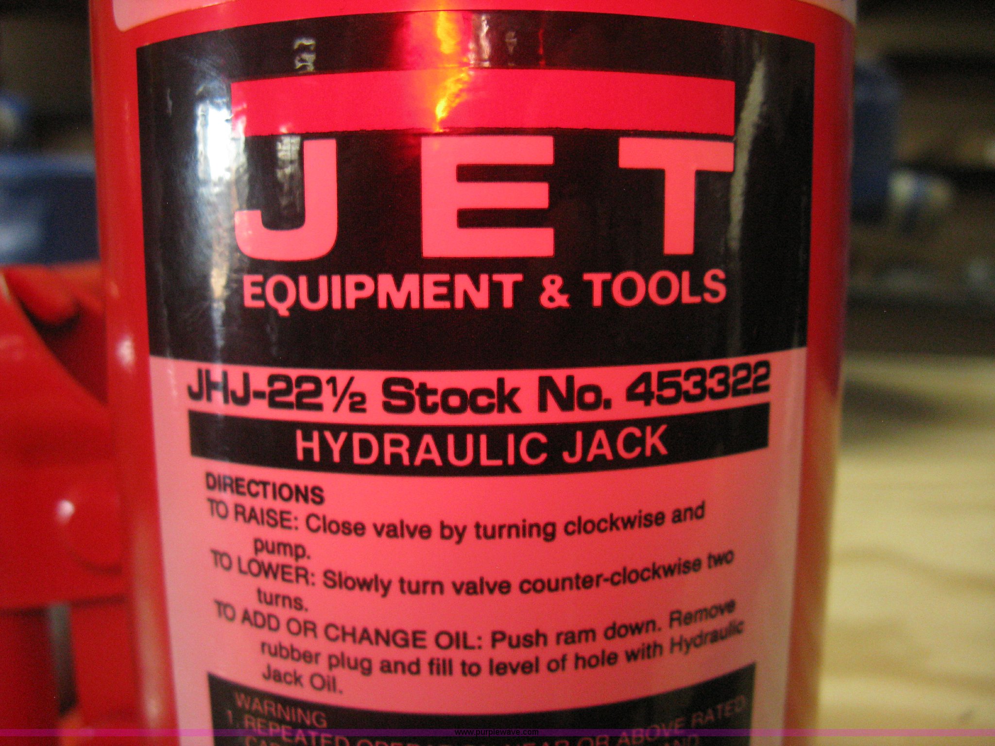 (2) Jet JHJ bottle jacks in Wichita, KS Item BP9682 sold Purple Wave
