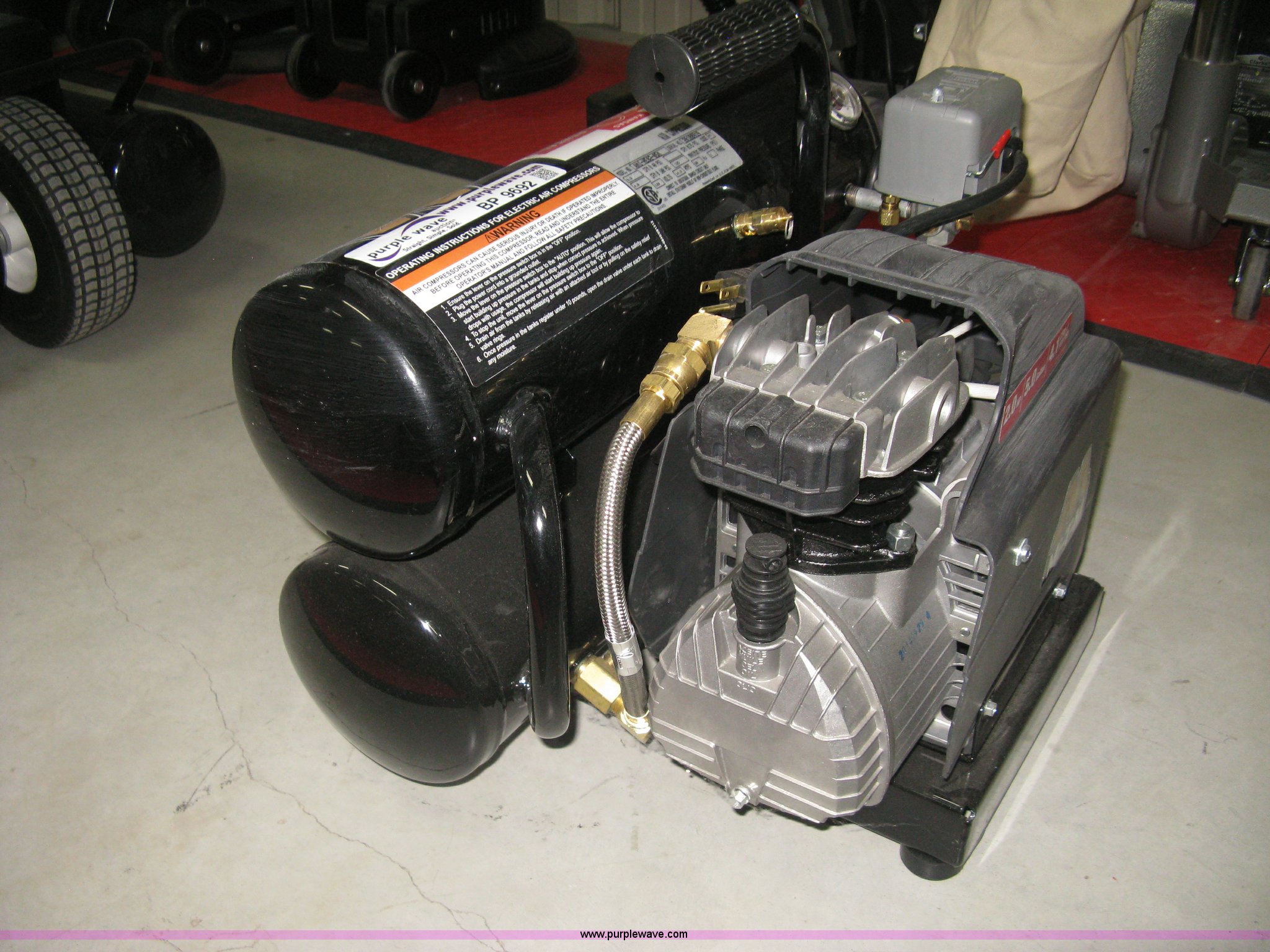 MiTM AM1HE0205M air compressor in Wichita, KS Item BP9692 sold Purple Wave