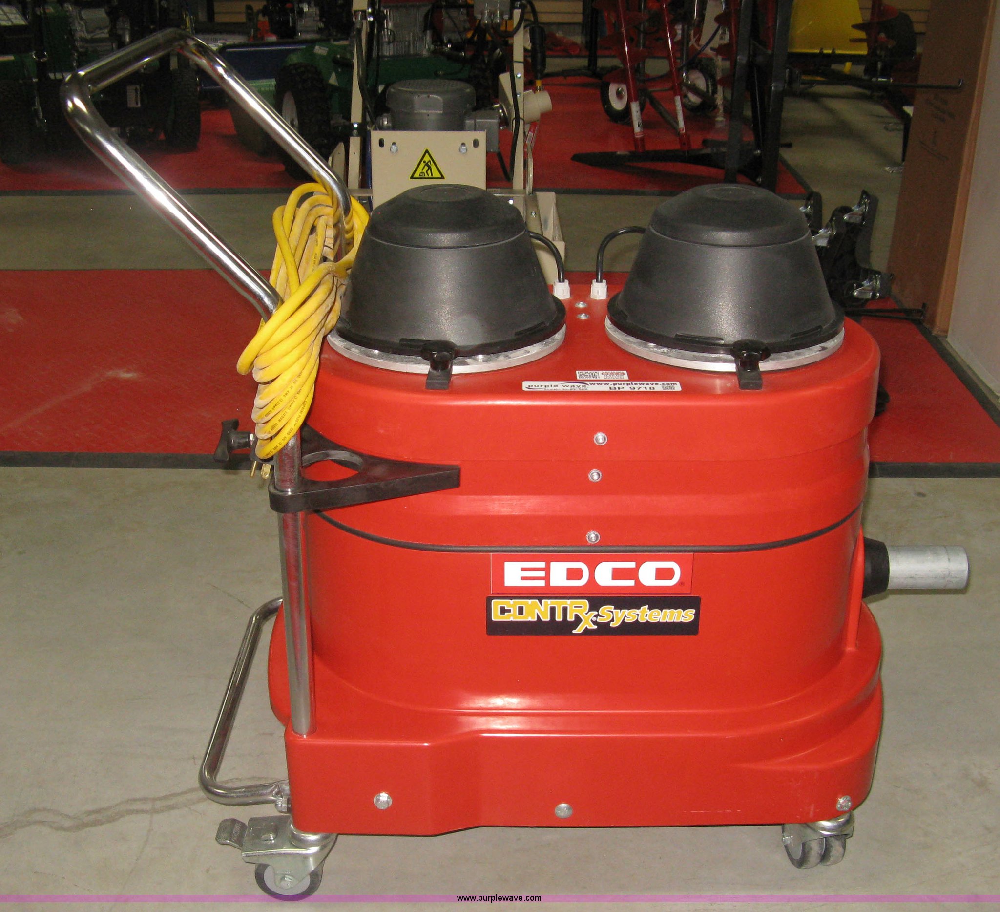 Edco Contrx Systems WNS2220 vacuum in Wichita, KS Item BP9718 sold