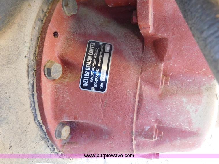 image for item AW9432 1993 International 8200 semi truck