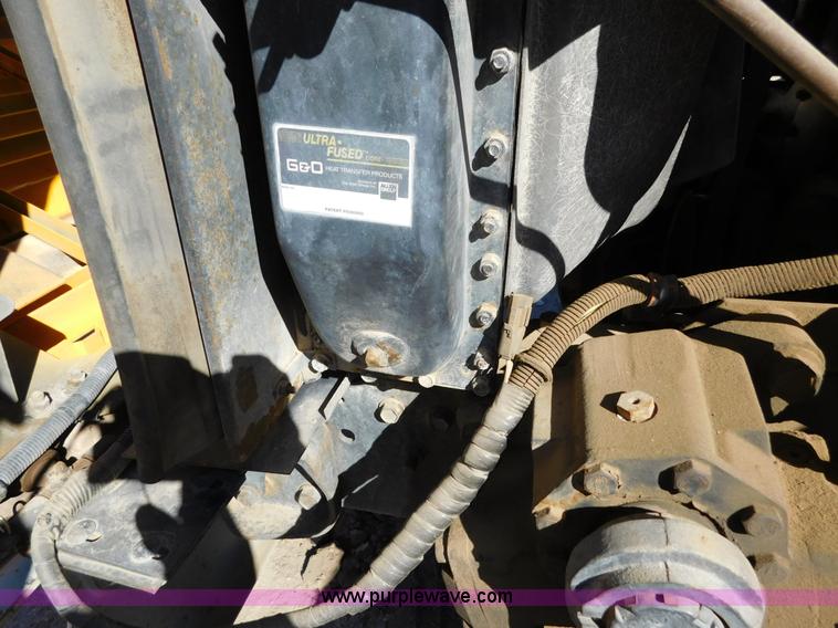 image for item AW9432 1993 International 8200 semi truck