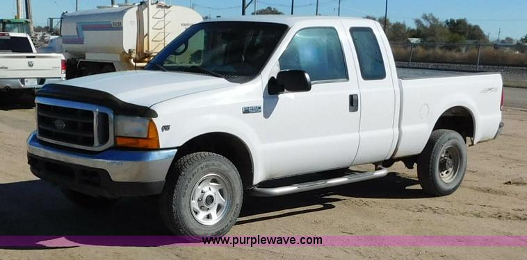image for item AW9433 1999 Ford F250 Ext. Cab pickup truck