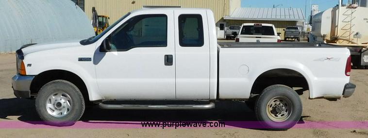 image for item AW9433 1999 Ford F250 Ext. Cab pickup truck