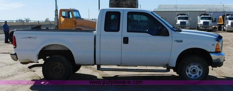 image for item AW9433 1999 Ford F250 Ext. Cab pickup truck