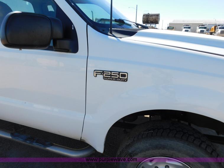 image for item AW9433 1999 Ford F250 Ext. Cab pickup truck